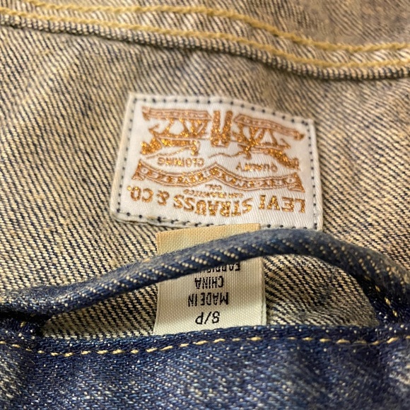 Levi Jeans Jacket - Picture 2 of 5